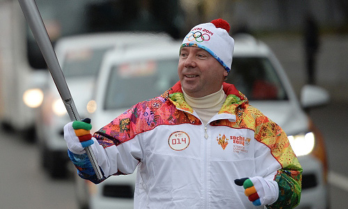 Управляющий делами президента РФ Владимир Кожин во время эстафеты Олимпийского огня в Москве.
