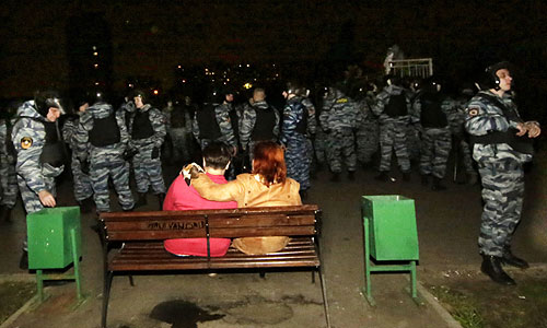 Последствия массовых беспорядков в московском районе Бирюлево.