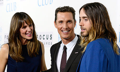 Дженнифер Гарнер, Мэттью МакКонахи и Джаред Лето на премьере фильма "Далласский клуб покупателей" (режиссер Жан-Марк Валле).