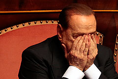 Берлускони изгнали из сената