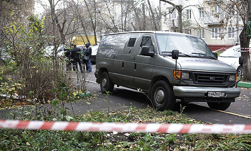 Утром на Веселой улице, дом 33, корп. 4, неизвестные напали на перевозчиков денег, открыв стрельбу из травматического оружия, после чего похитили деньги и скрылись на автомобилях Audi и Grand Cherokee. Audi, на котором, предположительно, скрылись преступники, найден сожженным на Каспийской улице. В результате инцидента один инкассатор госпитализирован.