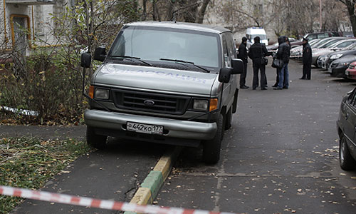 Утром на Веселой улице, дом 33, корп. 4, неизвестные напали на перевозчиков денег, открыв стрельбу из травматического оружия, после чего похитили деньги и скрылись на автомобилях Audi и Grand Cherokee. Audi, на котором, предположительно, скрылись преступники, найден сожженным на Каспийской улице. В результате инцидента один инкассатор госпитализирован.