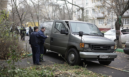 Утром на Веселой улице, дом 33, корп. 4, неизвестные напали на перевозчиков денег, открыв стрельбу из травматического оружия, после чего похитили деньги и скрылись на автомобилях Audi и Grand Cherokee. Audi, на котором, предположительно, скрылись преступники, найден сожженным на Каспийской улице. В результате инцидента один инкассатор госпитализирован.
