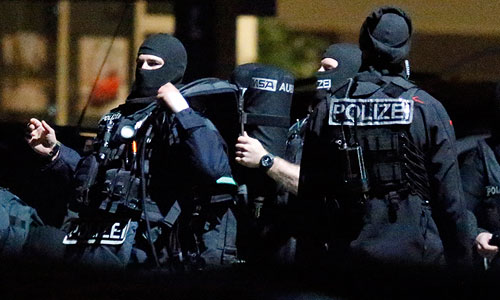 Мужчина, взял в заложники 12 посетителей закусочной в городе Фрайбург.