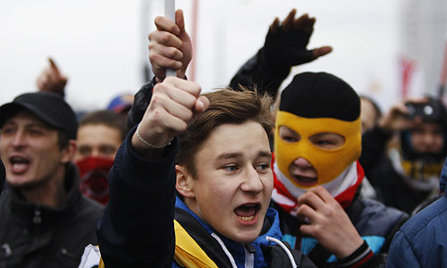 Участники "Русского марша - 2013" в Москве.