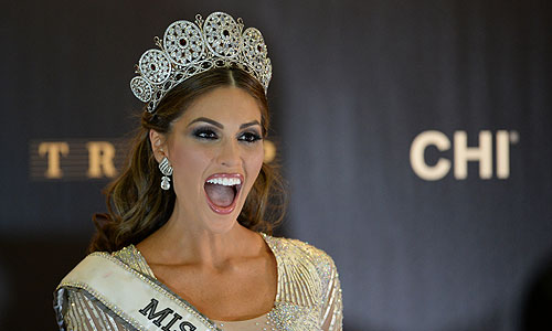 Победительница конкурса "Мисс Вселенная 2013" из Венесуэлы Габриэла Ислер на церемонии награждения в Крокус Сити Холле.