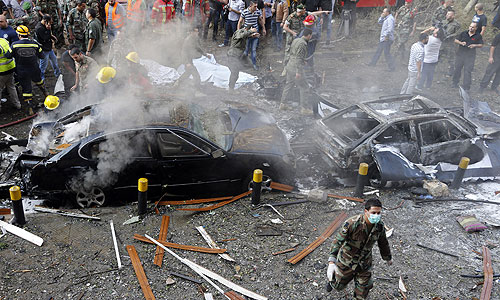 Атташе иранского посольства в Ливане по культуре Ибрагим Ансари скончался от полученных в результате взрывов возле дипмиссии ранений, сообщает во вторник агентство AP со ссылкой на посла Ирана в Бейруте Газанфара Рокнабади. Как сообщалось, в результате трагедии возле иранского посольства погибли как минимум 25 человек и еще 155 получили ранения.