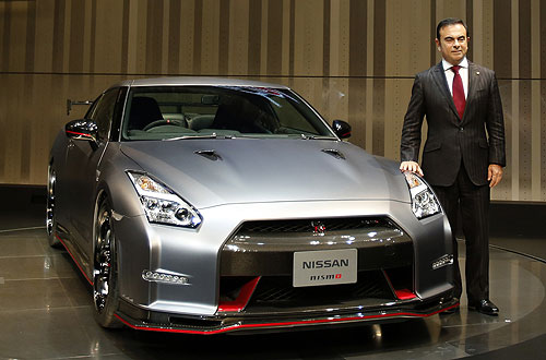 Новый спорткар Nissan GT-R NISMO.