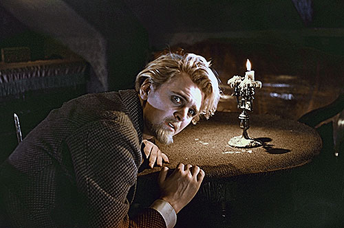 "Фильмы с его участием стали классикой отечественного кинематографа и завоевывают симпатии все новых поколений зрителей", - заявил Сергей Собянин. На фото: кадр из фильма "Идиот", где Яковлев играет роль князя Мышкина. 1958 год