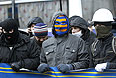 Милиция Киева расследует 11 уголовных производств по событиям, связанным с захватами админзданий, другими инцидентами, которые произошли 1 декабря в центре столицы. В рамках расследований этих производств задержаны 9 человек, сообщил "Интерфаксу" в пресс-службе киевской милиции.