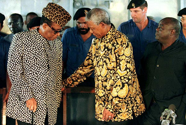 Во время прес-конференции с Мобуту.