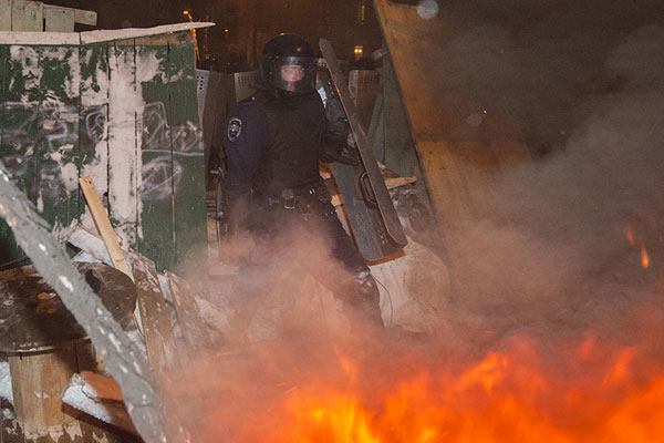 В церкви, расположенной на Лютеранской улице, был организован медпункт для пострадавших демонстрантов. По словам представителя МВД, задержанных в результате противостояния митингующих и правоохранителей нет.