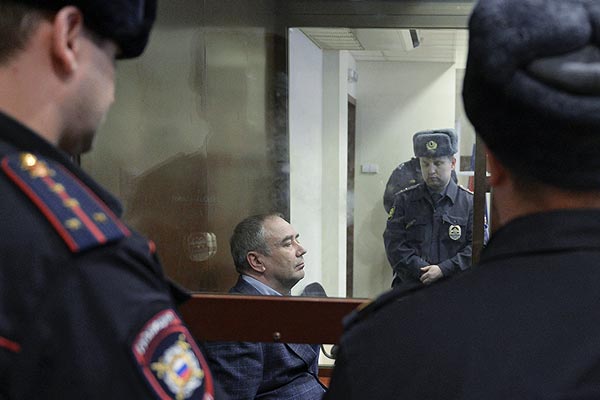 Бизнесмен Павел Сопот, обвиняемый в подстрекательстве к нападению на журналиста "Новой газеты" Игоря Домникова, на заседании Люблинского суда Москвы. Суд 20 декабря приговорил Павла Сопота к 7 годам лишения свободы.