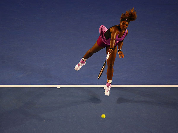 Первая ракетка мира Серена Уильямс уверенно обыграла Эшли Барти в первом круге Открытого чемпионата Австралии по теннису. Встреча продолжалась менее часа и завершилась со счетом 6:2, 6:1 в пользу американки.