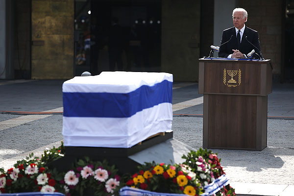 Вице-президент США Джо Байден на церемонии прощания с Ариэлем Шароном.