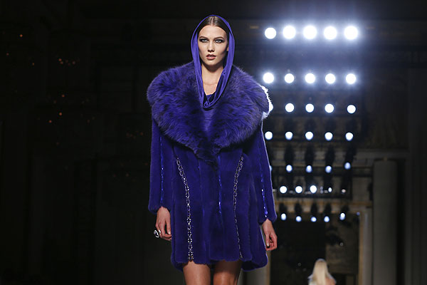 Показ весенне-летней коллекции Atelier Versace.