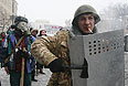 Типичное вооружение участников киевских беспорядков.