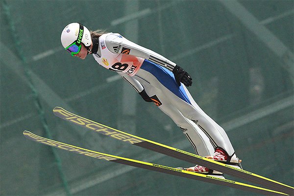 ПРЫЖКИ НА ЛЫЖАХ С ТРАМПЛИНА