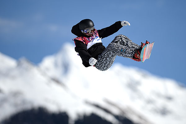 Роопе Тонтери (Финляндия) в финале слоупстайла на соревнованиях по сноуборду среди мужчин на XXII зимних Олимпийских играх в Сочи.