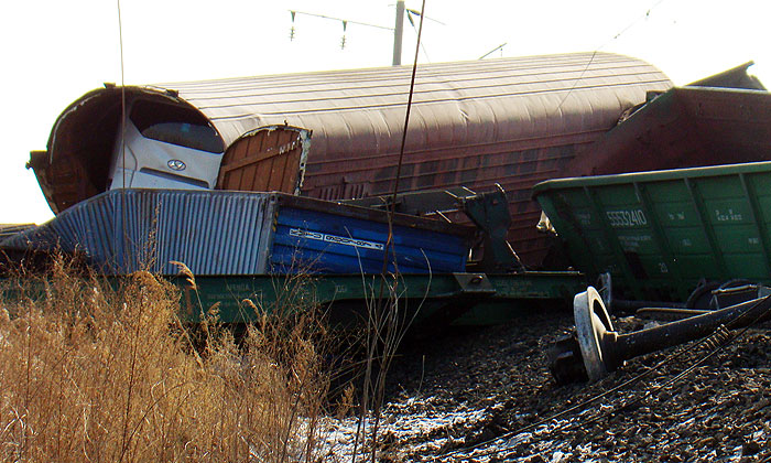 В Челябинской области с рельсов сошли 30 вагонов с углем