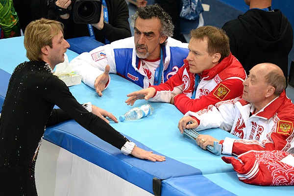 Алексей Мишин, тренер двукратного олимпийского чемпиона Евгения Плющенко, выразил сомнение, что спортсмену стоит продолжать любительскую карьеру.