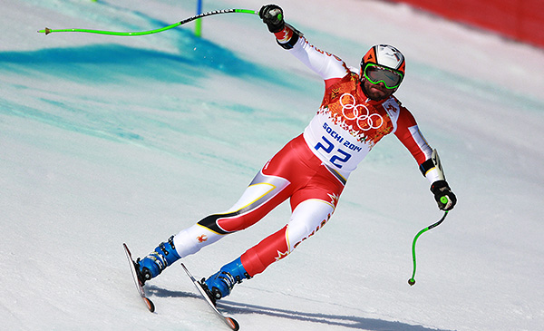 Ян Худек (Канада) на трассе слалома-супергиганта на соревнованиях по горнолыжному спорту среди мужчин на XXII зимних Олимпийских играх в Сочи.