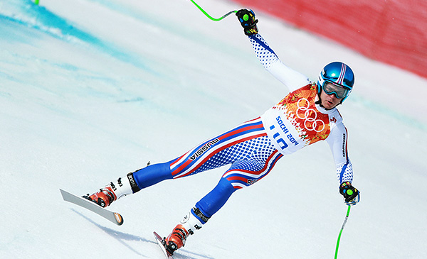 Степан Зуев (Россия) на трассе слалома-супергиганта на соревнованиях по горнолыжному спорту среди мужчин на XXII зимних Олимпийских играх в Сочи.