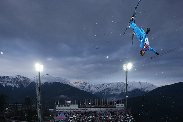 Денис Осипов (Белоруссия) в квалификации соревнований по лыжной акробатике на XXII зимних Олимпийских играх в Сочи.