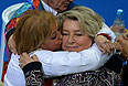 Тренеры по фигурному катанию Елена Буянова (слева) и Татьяна Тарасова после выступления спортсменок в произвольной программе женского одиночного катания на соревнованиях по фигурному катанию.