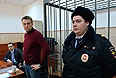 Басманный суд Москвы постановил изменить меру пресечения оппозиционеру Алексею Навальному с подписки о невыезде на домашний арест.