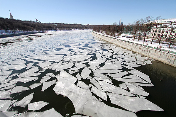 Ледоход на Москве-реке.