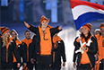 Представители Нидерландов во время парада атлетов и членов национальных делегаций на церемонии открытия XI зимних Паралимпийских игр в Сочи.