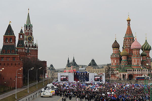референдум, на котором жители полуострова должны будут проголосовать по этому вопросу. В Госдуме РФ в ближайшее время будет рассмотрен <a href="http://www.interfax.ru/russia/363460" target="_blank">законопроект</a>, упрощающий появление в России новых субъектов федерации.