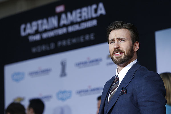 Актер Крис Эванс перед премьерой фильма "Первый мститель: Другая война".
