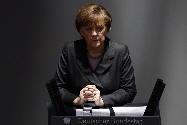 Ангела Меркель во время выступления в бундестаге в Берлине.