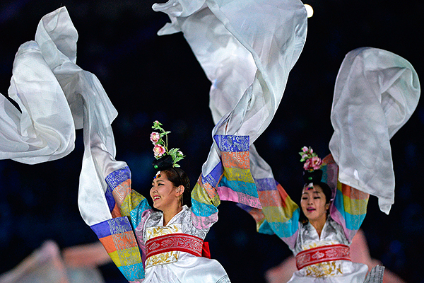 Презентация Паралимпиады 2018 в корейском Пхенчхане во время церемонии закрытия XI зимних Паралимпийских игр в Сочи.