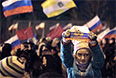 Жители Симферополя на концерте "Крым-Весна", на площади Ленина в центре города, в день голосования на референдуме о статусе Крыма.
