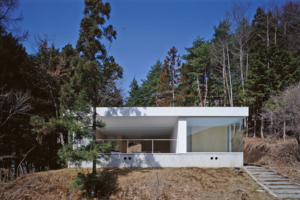 Представитель серии "готовых" домов Шигеру Бана. Ямакаси, 1995 год.