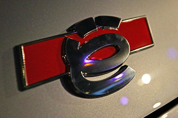 Эмблема "ё-мобиля".