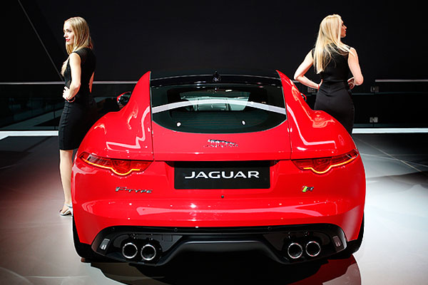  Jaguar F  .