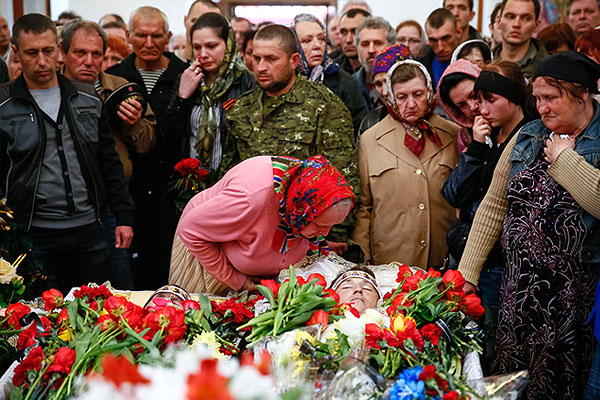 Похороны ополченцев, погибших на блок-посту в пасхальную ночь.