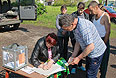 Во время выездного голосования на референдуме о статусе самопровозглашенной Донецкой народной республики в селе Терновое под Луганском.