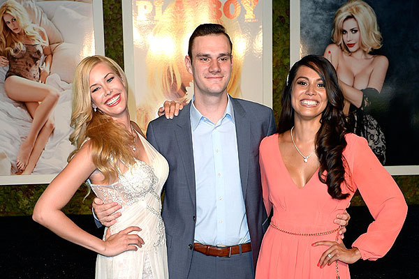 Кеннеди Саммерс, сын основателя Playboy Купер Хефнер и "Девушка Playboy 2013" Ракель Помплан.