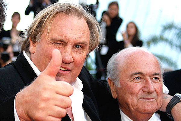 Жерар Депардье и президент FIFA Йозеф Блаттер.