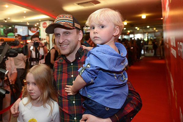 Шоумен, резидент "Comedy Club" Гавриил Гордеев ("Гавр") с детьми.