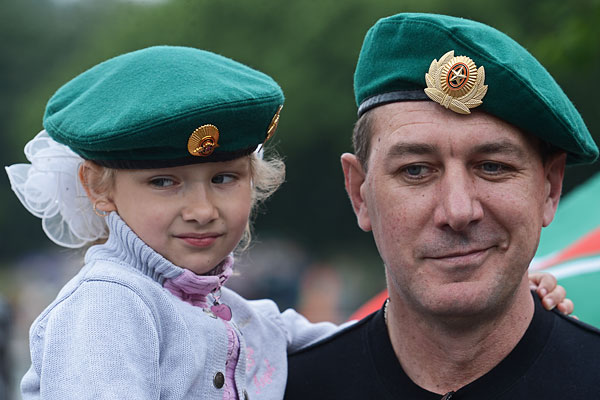 Празднование Дня Пограничных войск России в Парке Горького в Москве.