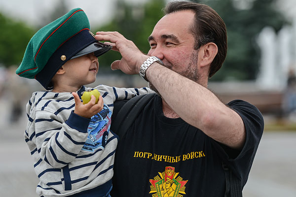 Празднование Дня Пограничных войск России на Поклонной горе в Москве.