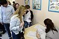 Количество выпускников, пишущих ЕГЭ по русскому языку сократилось на 14% по сравнению с 2013 годом, сообщил директор федерального центра тестирования Сергей Пономаренко.