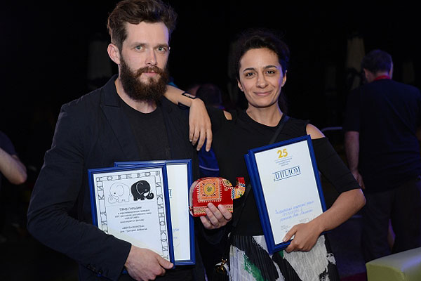 Режиссер и актер Григорий Добрыгин и режиссер Анна Меликян на церемонии объявления победителей конкурсной программы "Короткий метр" XXV Российского кинофестиваля "Кинотавр" в Сочи.