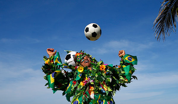 Бразильский футбольный фанат.